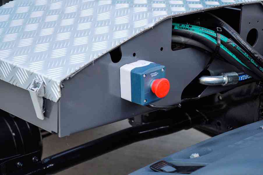 MAN TGS 26.360 HÁKOVÝ NOSIČ KONTEJNERŮ + HYDRAULICKÁ RUKA - foto 33