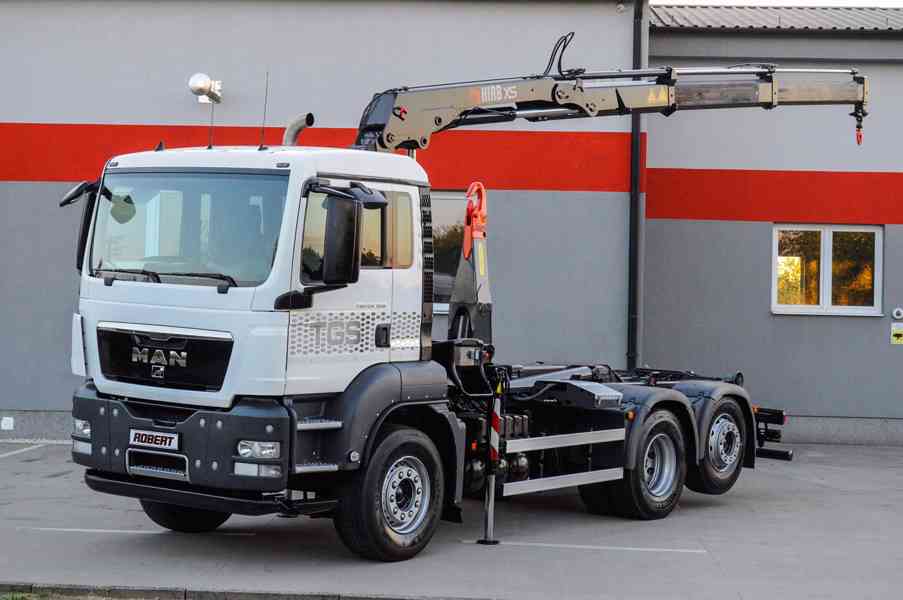 MAN TGS 26.360 HÁKOVÝ NOSIČ KONTEJNERŮ + HYDRAULICKÁ RUKA - foto 106