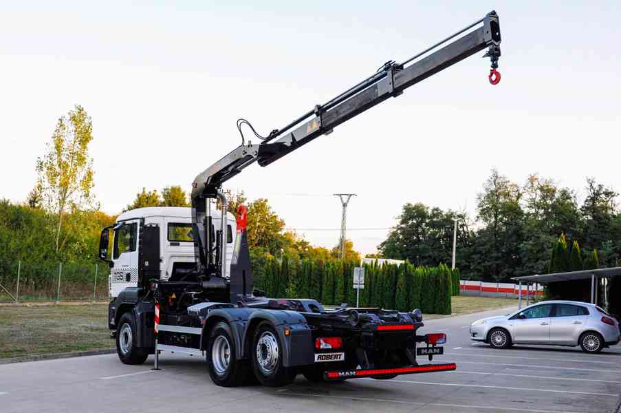 MAN TGS 26.360 HÁKOVÝ NOSIČ KONTEJNERŮ + HYDRAULICKÁ RUKA - foto 108