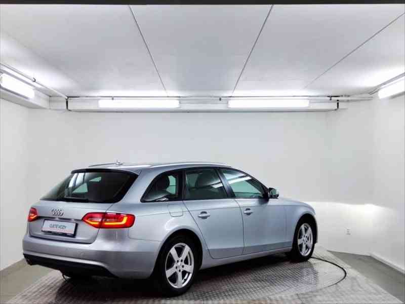 Audi A4 Avant 2,0 - foto 6