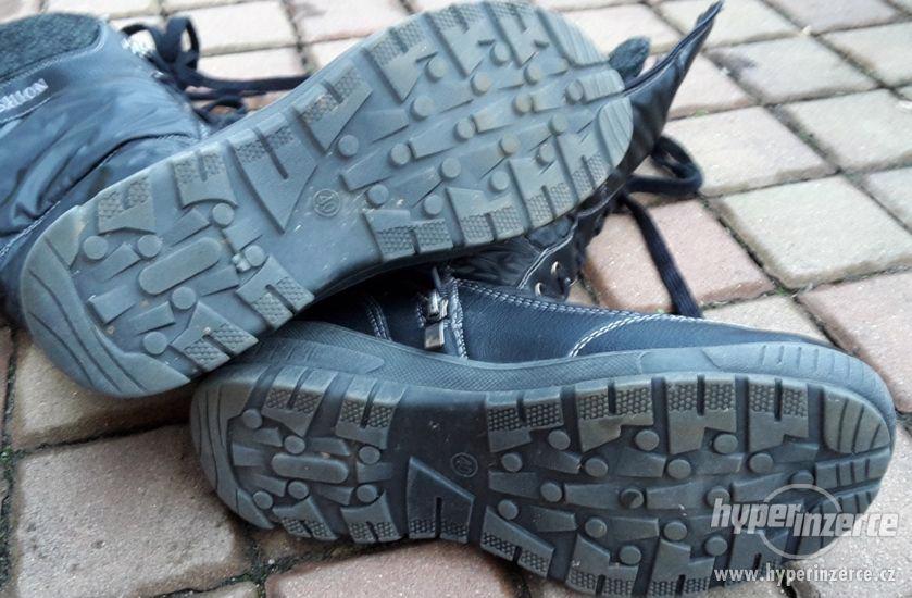 Černé zimní boty vel. 40 s kožíškem uvnitř, z boku zip - foto 3