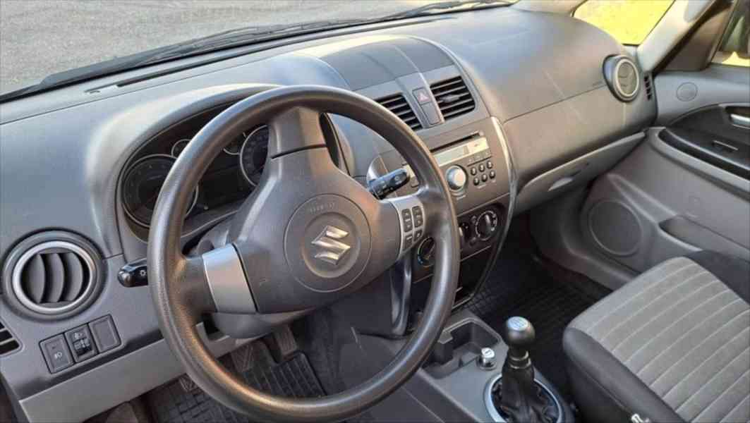 Suzuki SX4 1,6 4x4, benzín 88kW, výbava - foto 11