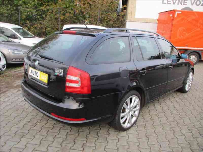 Škoda Octavia 2,0 TDI DPF RS - foto 4