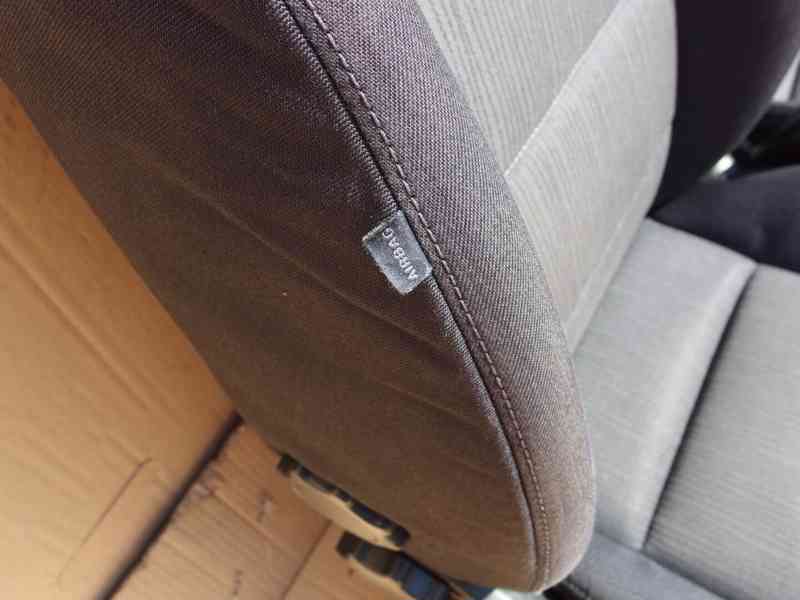 Sada sedaček Škoda Octavia II s airbagy - foto 7