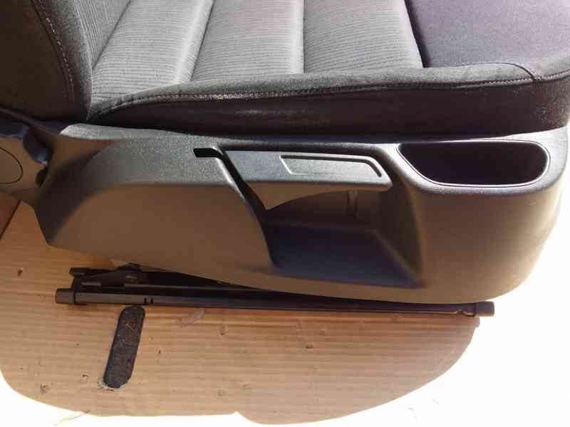 Sada sedaček Škoda Octavia II s airbagy - foto 8