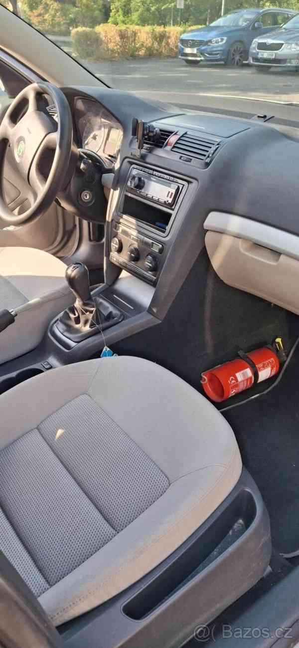 Škoda Octavia 1,6 MPI r.v.2005 - foto 5