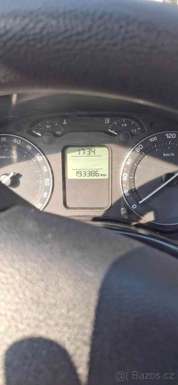 Škoda Octavia 1,6 MPI r.v.2005 - foto 6