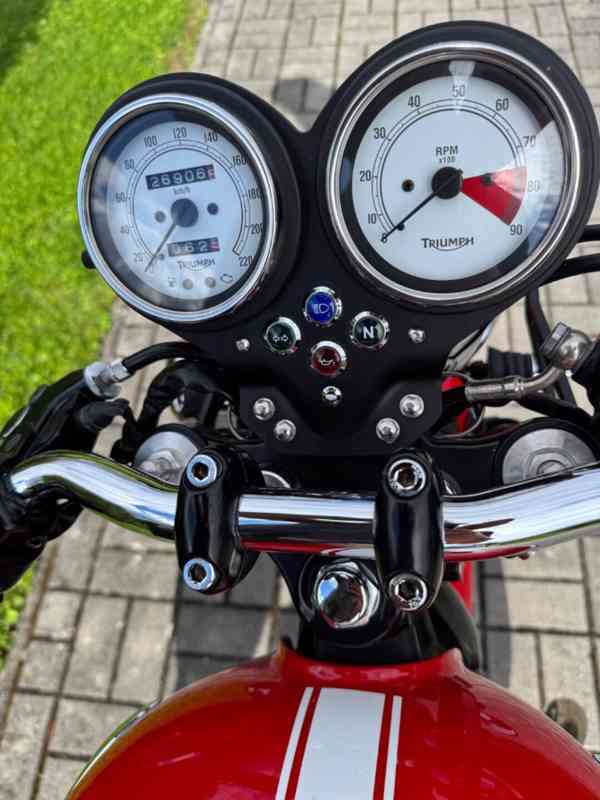 Triumph Thruxton 900 - foto 8
