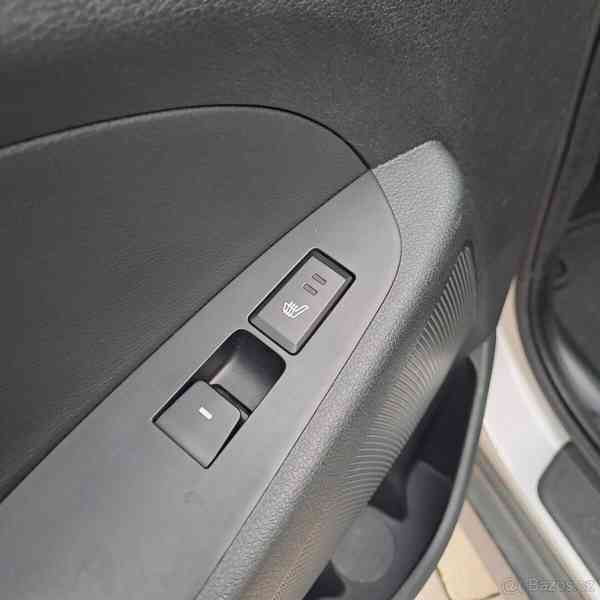 Hyundai Tucson 2,0   CRDi automat 4x4 90tis. - foto 36