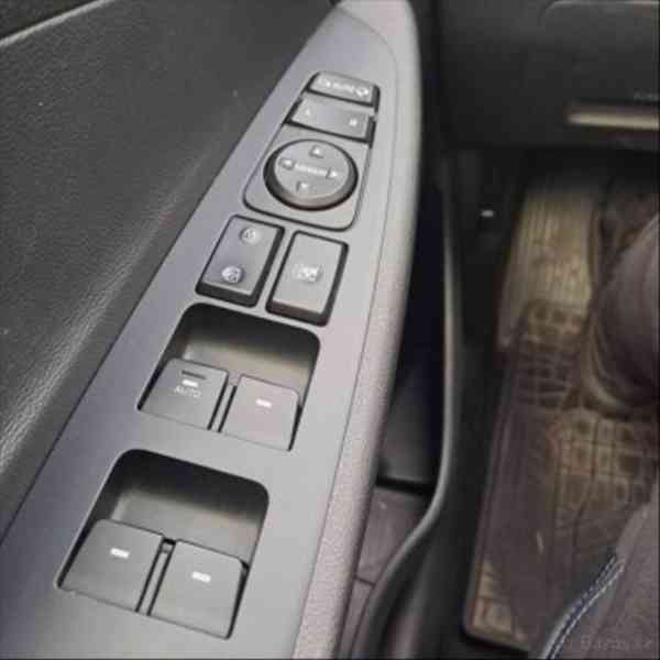 Hyundai Tucson 2,0   CRDi automat 4x4 90tis. - foto 18