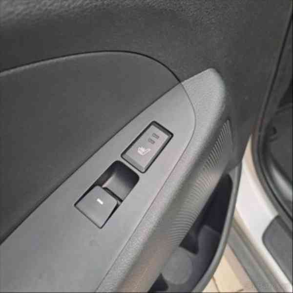 Hyundai Tucson 2,0   CRDi automat 4x4 90tis. - foto 19