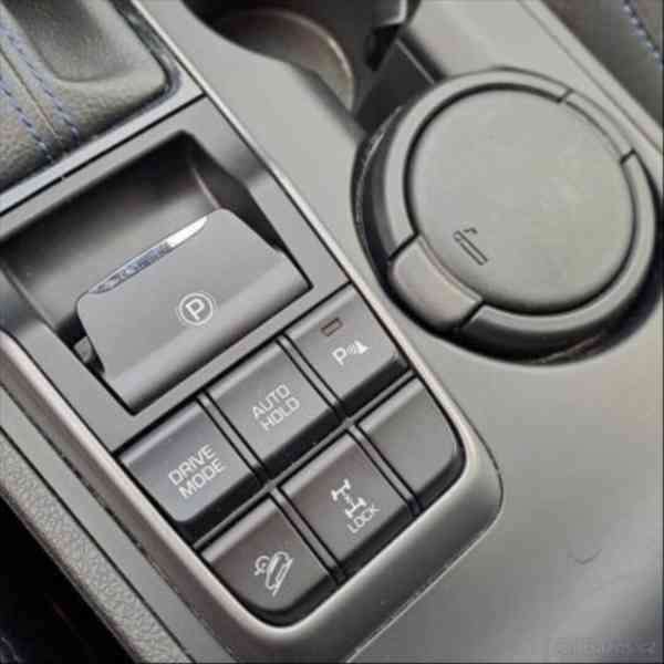 Hyundai Tucson 2,0   CRDi automat 4x4 90tis. - foto 16