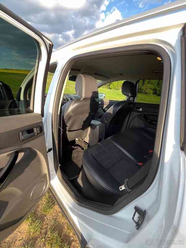 Ford Kuga - foto 9