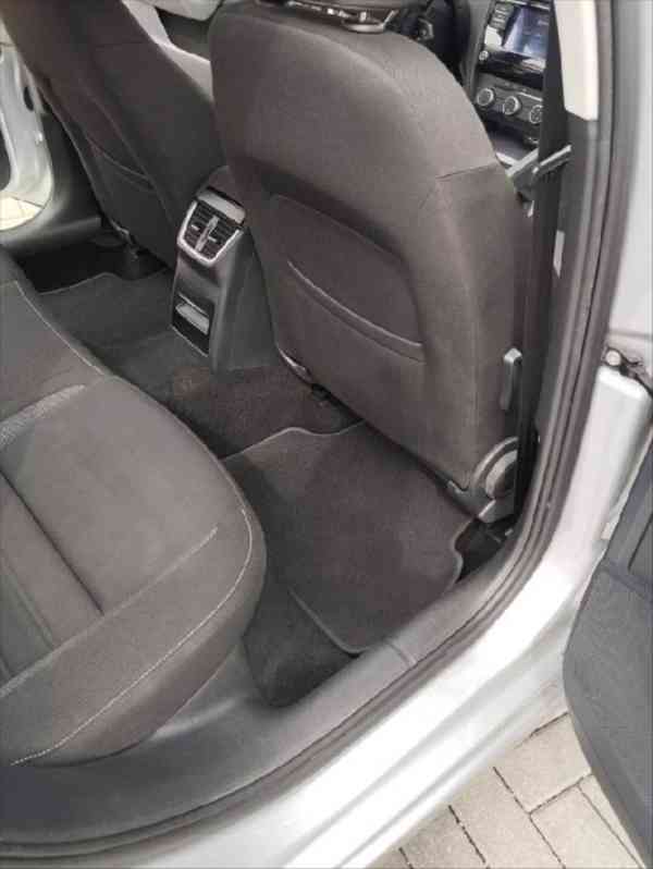 Škoda Octavia 1,6   TDI - foto 12