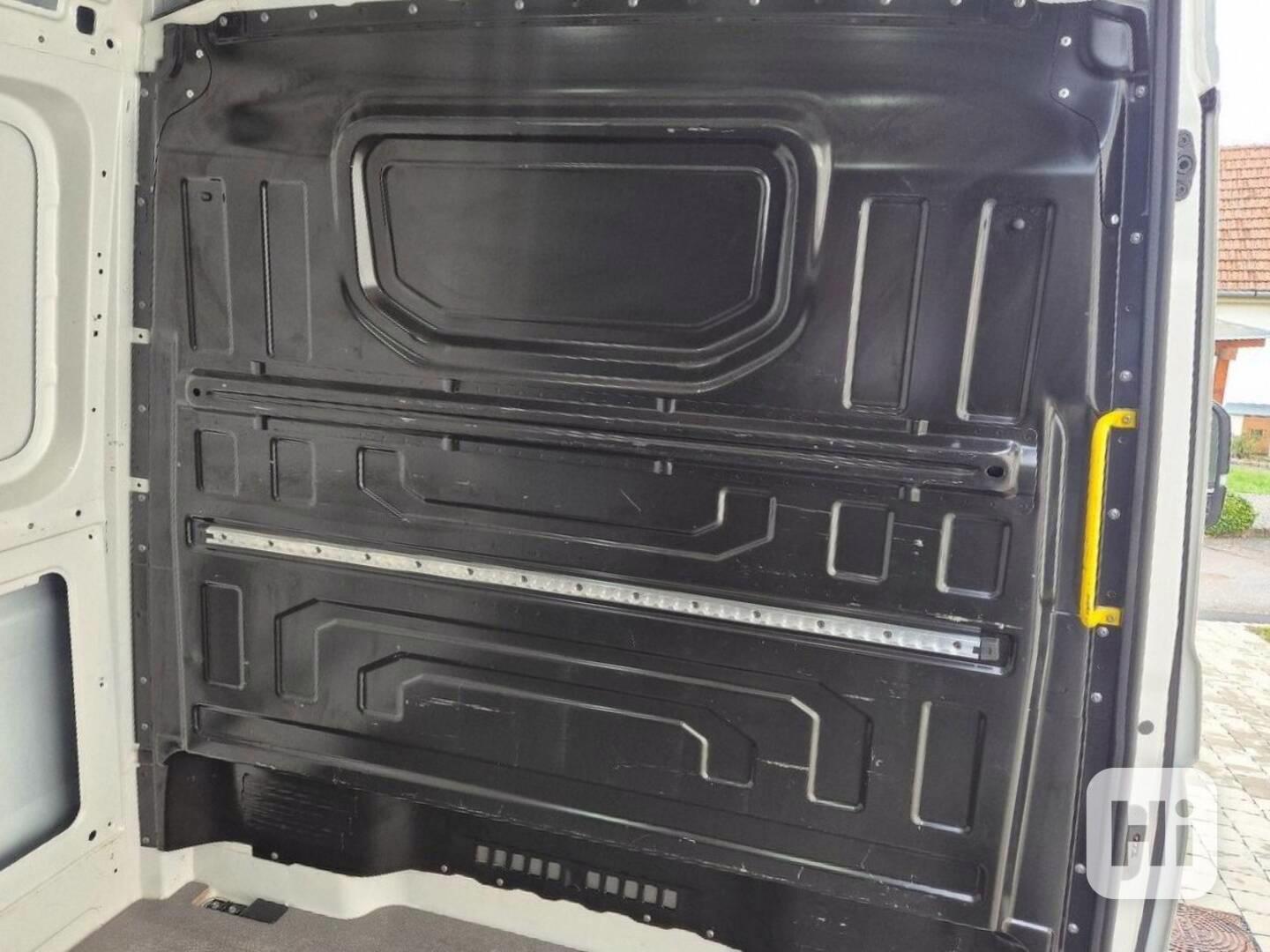 Ocelová dělící přepážka VW Crafter, MAN Tge - foto 1
