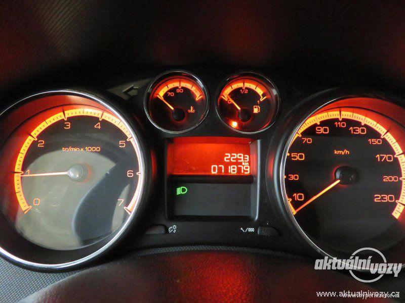 Peugeot 308 1.6, benzín, RV 2011 - foto 3