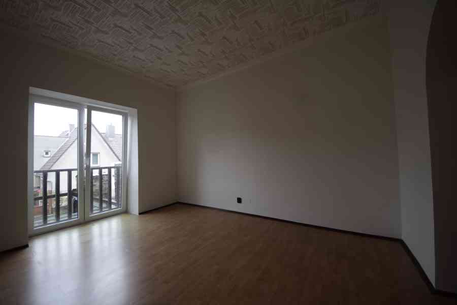 Pronájem bytu 1+kk 30 m² Hůrská, Prague 14 - foto 3