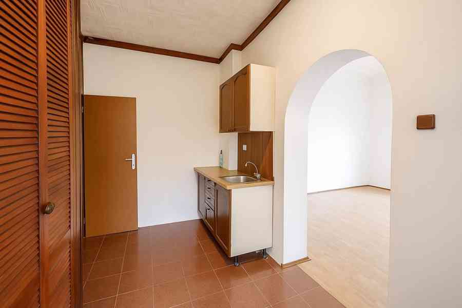 Pronájem bytu 1+kk 30 m² Hůrská, Prague 14 - foto 4