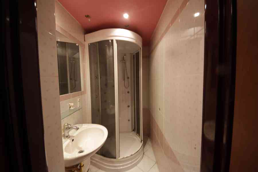 Pronájem bytu 1+kk 30 m² Hůrská, Prague 14 - foto 4
