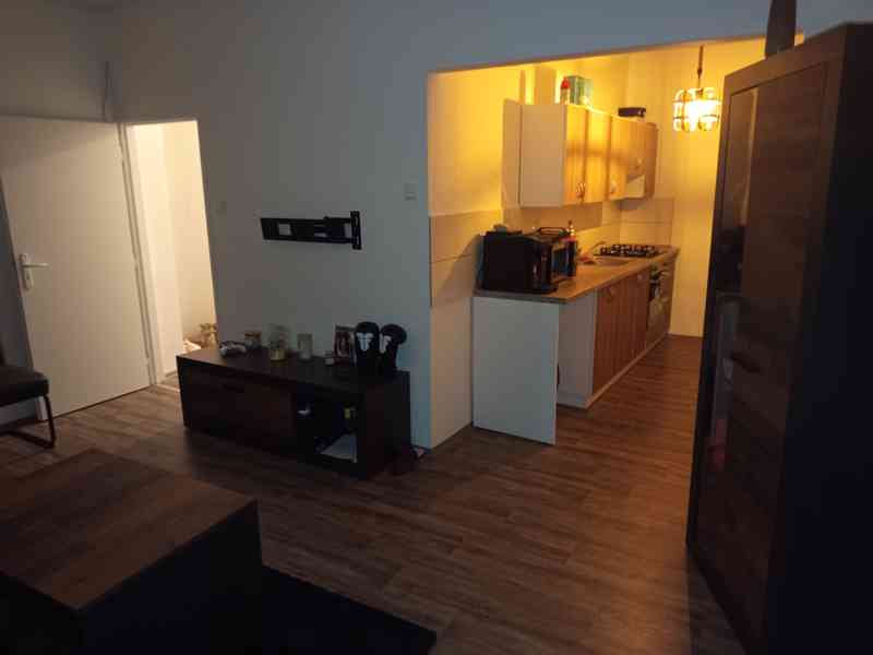 Pronájem  2+1  po rekonstrukci - foto 2