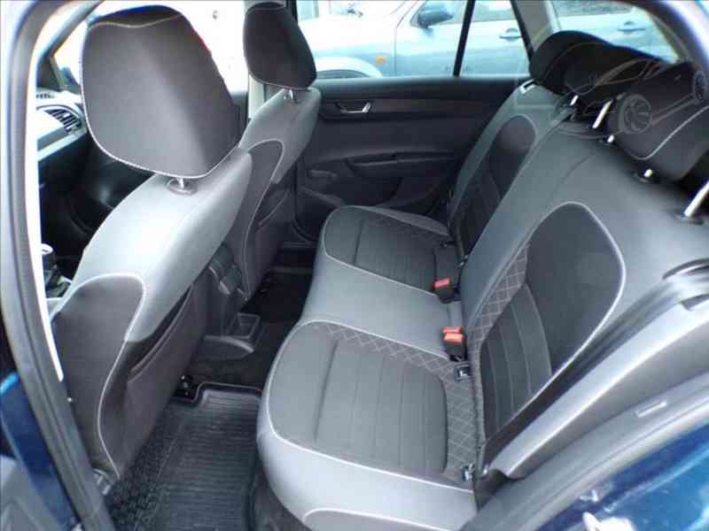 Škoda Fabia 1,0 TSI - foto 9