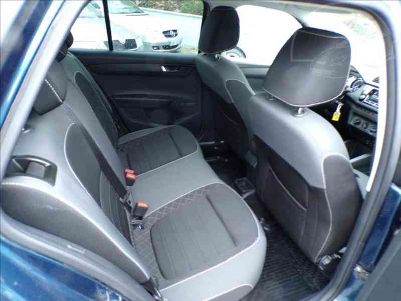 Škoda Fabia 1,0 TSI - foto 11