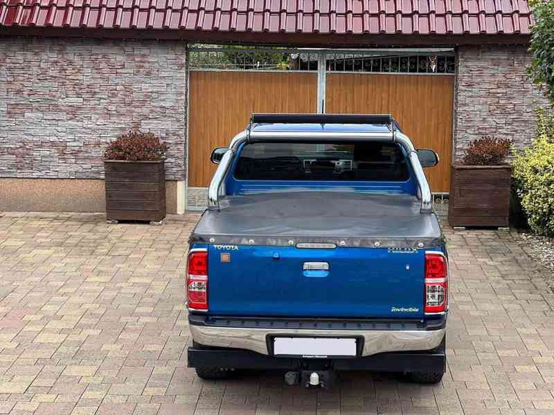 Toyota Hilux 3,0D4D Double Cab Comfort 126kw - foto 9