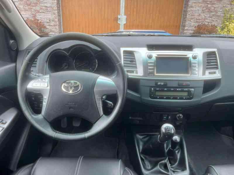 Toyota Hilux 3,0D4D Double Cab Comfort 126kw - foto 11