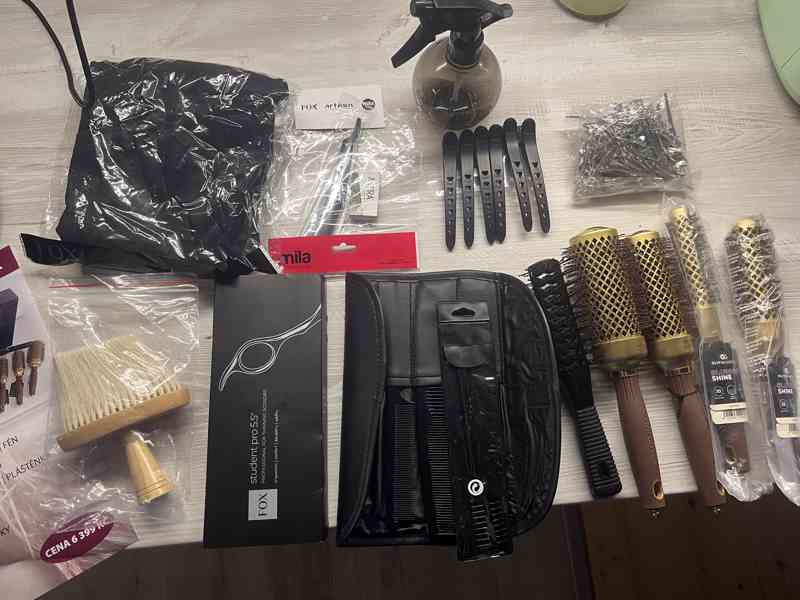 Kadeřnický kufřík  - foto 4