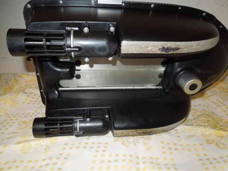 Zavážecí lodička ACTOR PLUS s Echolotem- Carbon ve skvělém s - foto 6