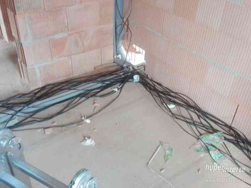 Nabizim eletroinstalace, podlaharske a malirske prace