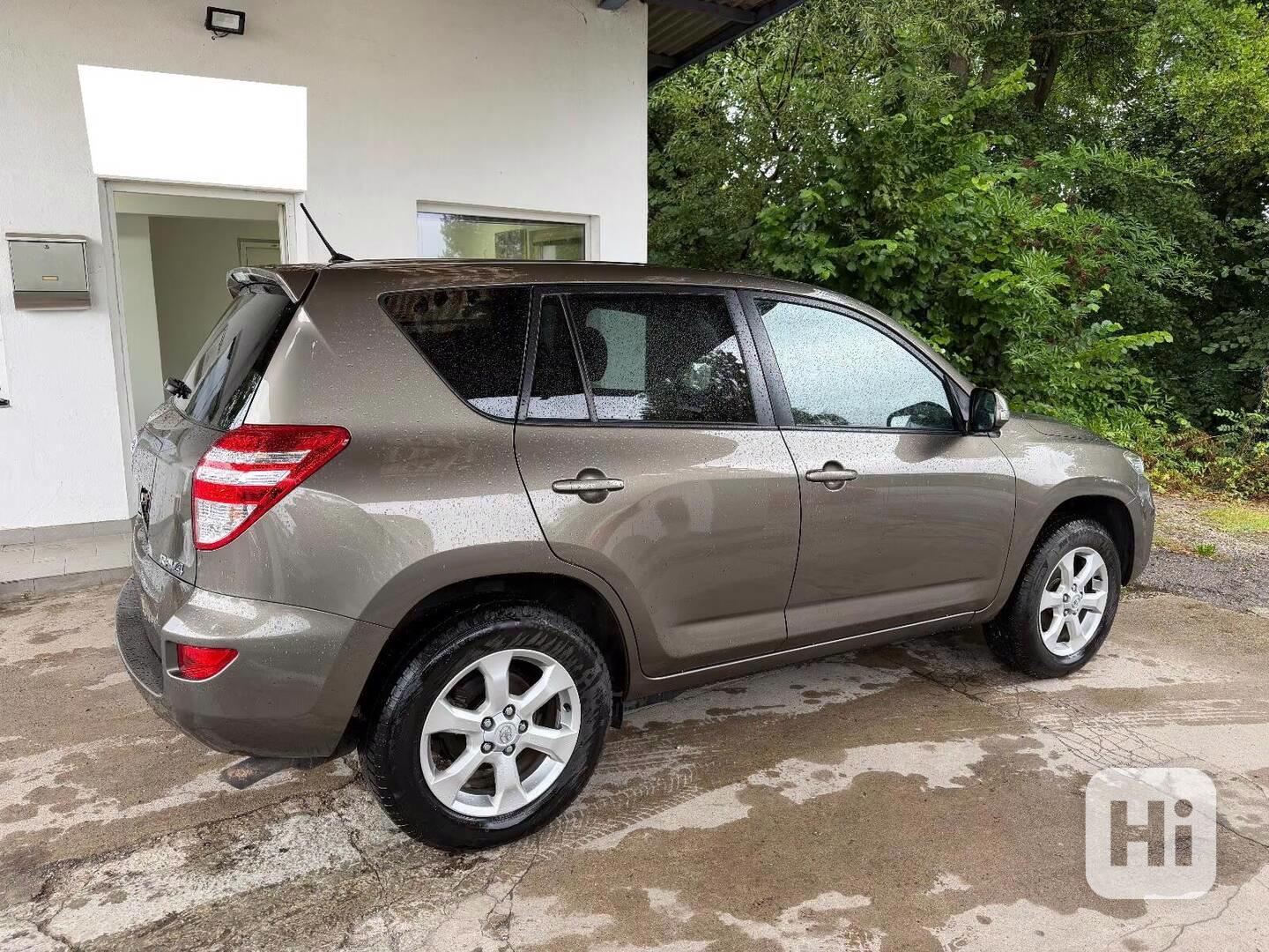 Toyota RAV 4 2,2D  nafta 4x4 110kw - foto 1