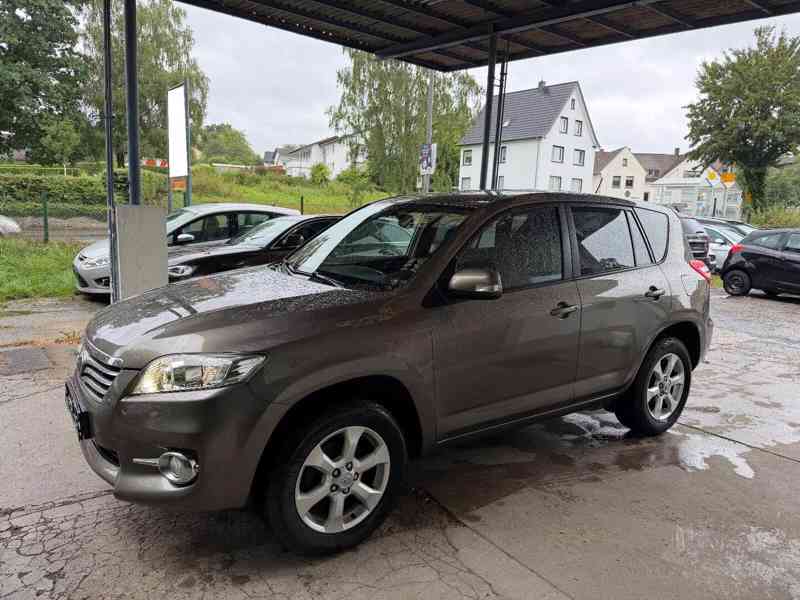 Toyota RAV 4 2,2D  nafta 4x4 110kw - foto 5