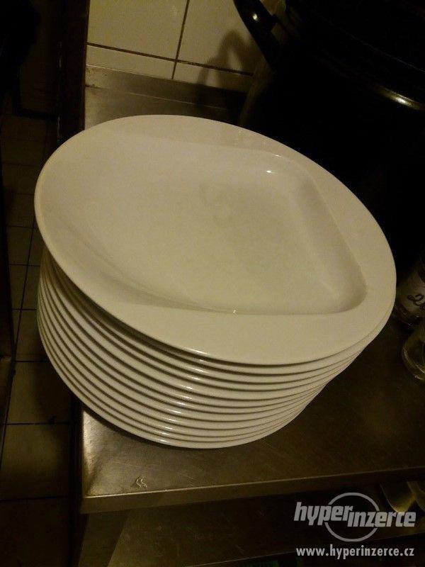 Více druhů talířů - foto 4