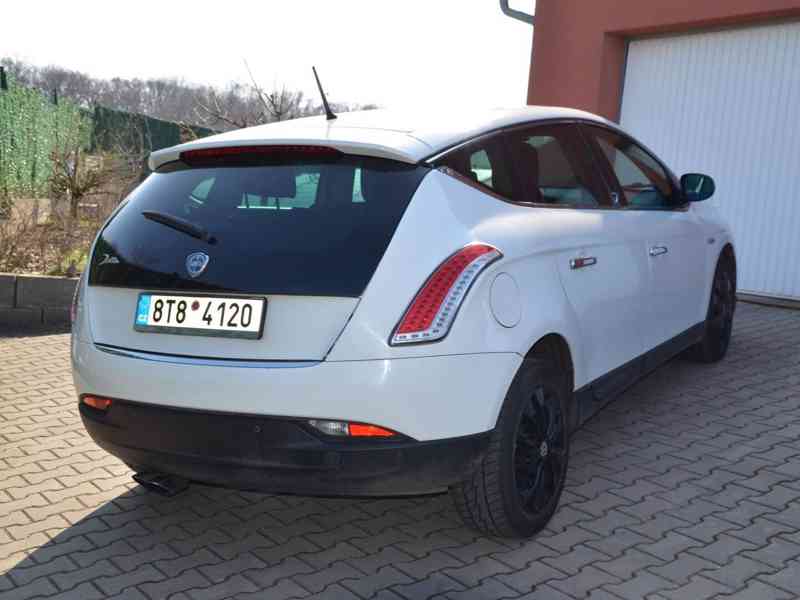 Lancia Delta 2.0 JTD 165 - foto 23