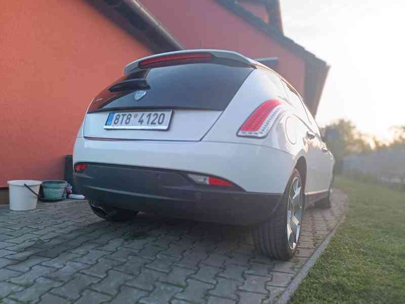 Lancia Delta 2.0 JTD 165 - foto 2