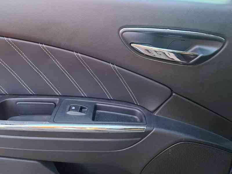 Lancia Delta 2.0 JTD 165 - foto 12