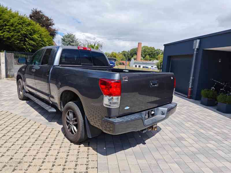 Toyota Tundra 5,7i 4x4 benzín 284kw - foto 4