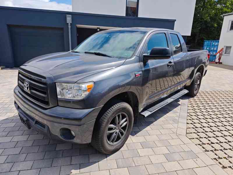 Toyota Tundra 5,7i 4x4 benzín 284kw - foto 1