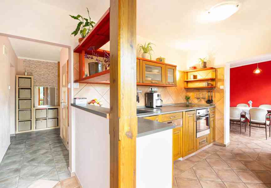 Byt 3+1, 82m² s lodžií, se zahrádkou a parkováním, Zavadilka - foto 6