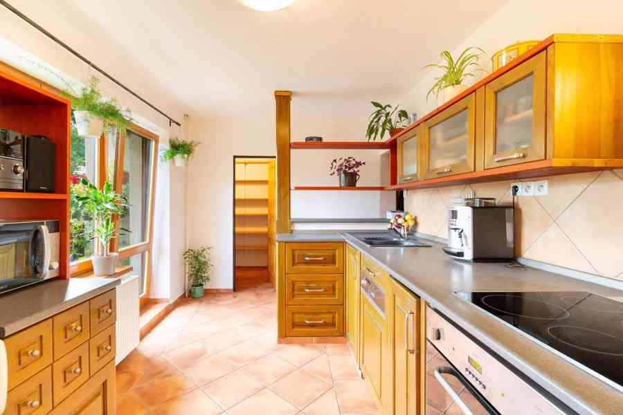 Byt 3+1, 82m² s lodžií, se zahrádkou a parkováním, Zavadilka - foto 7