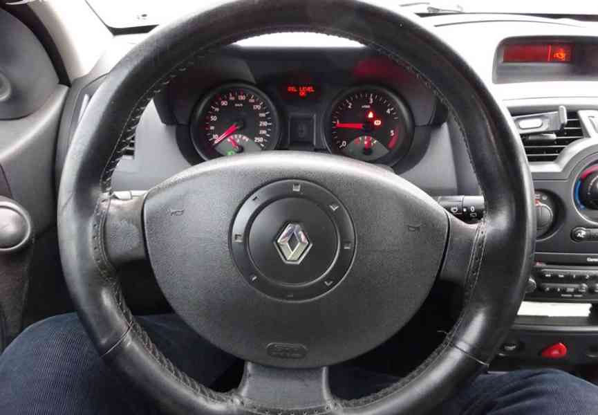 Renault Megane 1.5 Dci Combi r.v.2004 1.Majitel stk:11.2027 - foto 9