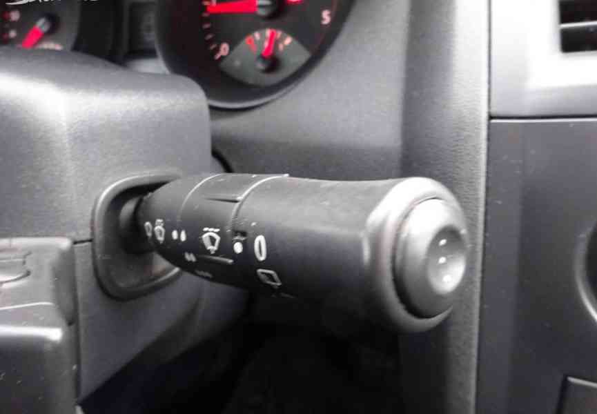 Renault Megane 1.5 Dci Combi r.v.2004 1.Majitel stk:11.2027 - foto 11