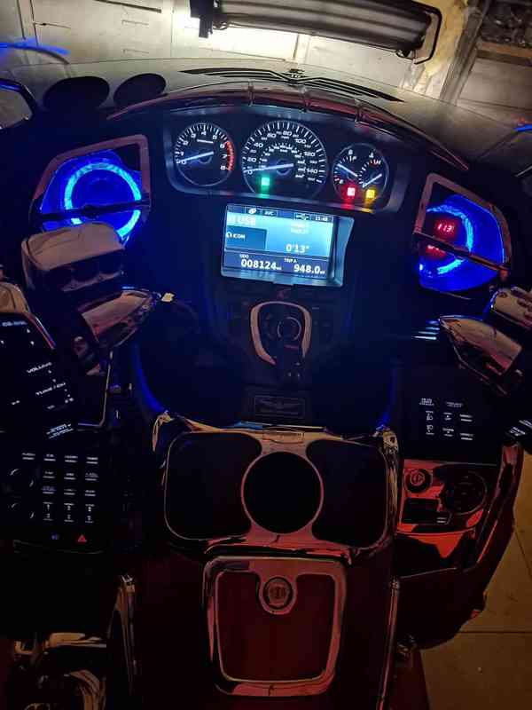 Prodám Hondu GL 1800 trike s vozíkem  - foto 11