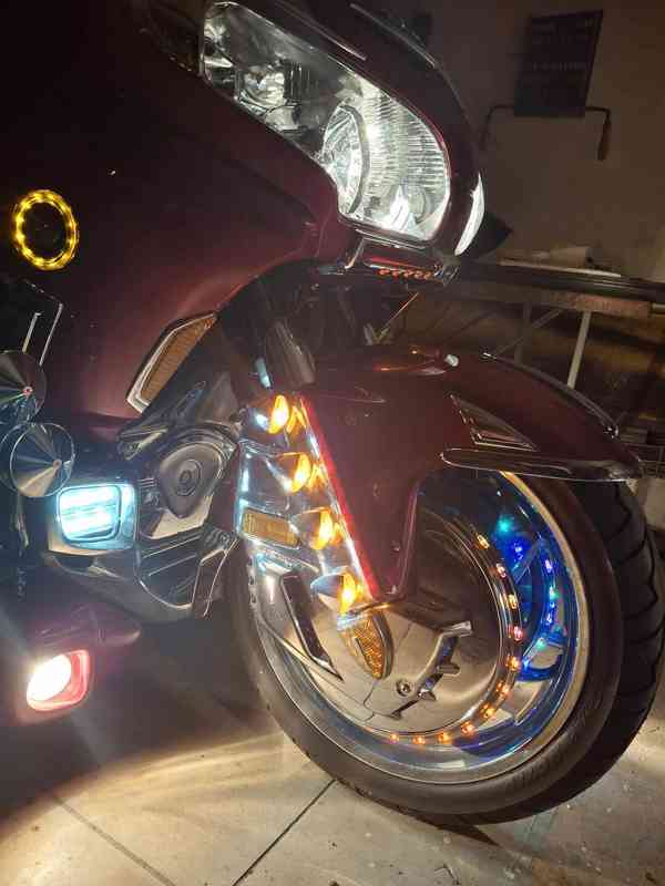 Prodám Hondu GL 1800 trike s vozíkem  - foto 13