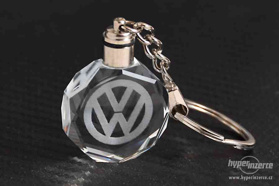 Přívěšek na klíče svítící pro VW