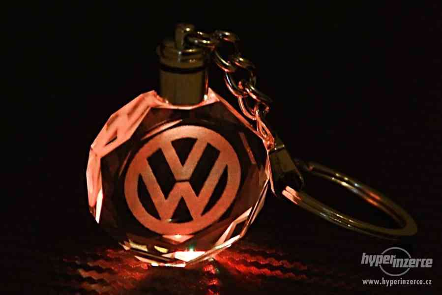 Přívěšek na klíče svítící pro VW - foto 7