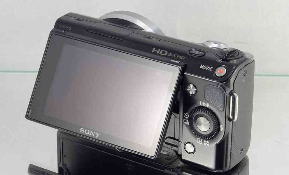 Sony NEX-5 + 18-55 mm **14MPix*Full HDV* 6900 Exp. - foto 8