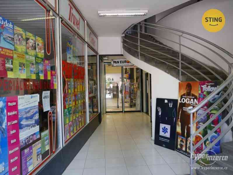Pronájem prodejny na Masarykově náměstí. - foto 3
