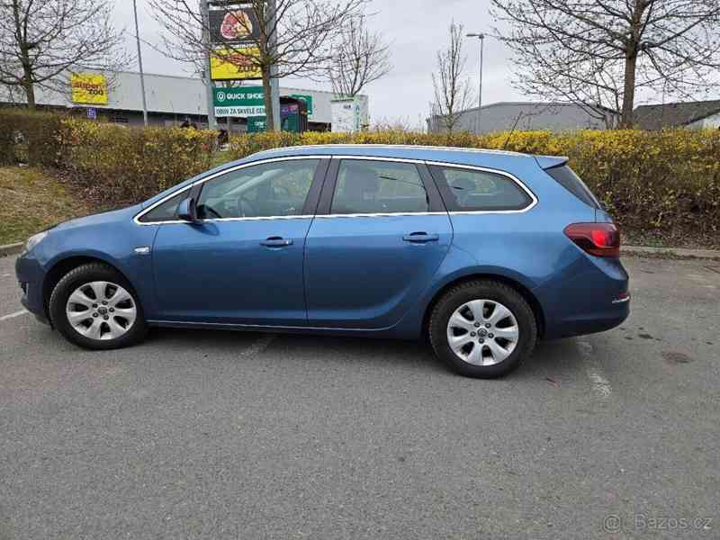 Opel Astra 1,6 CDTi + tažné zařízení - foto 2